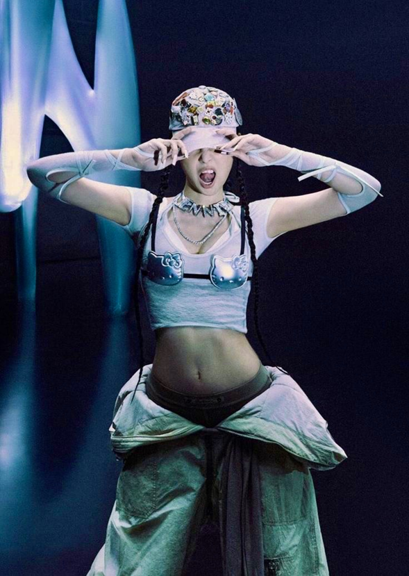 1747784033 502 Blackpink Jennies Like Jennie Is the Longest Charting 2025 Song on