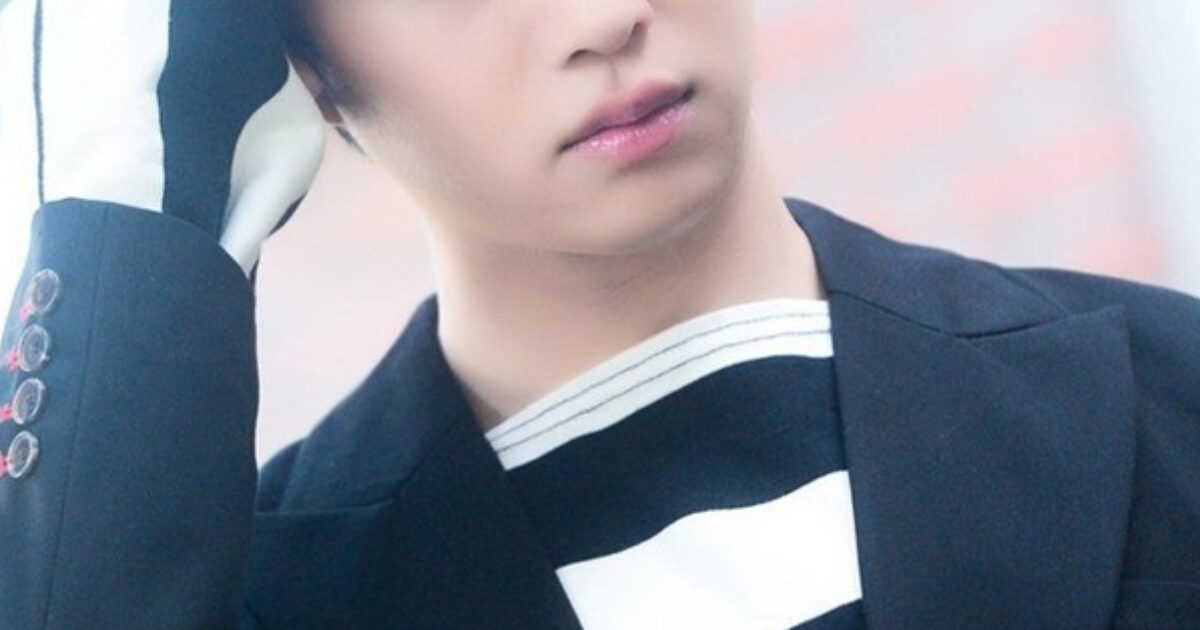 Popular K-Pop Idol Confesses Going Out To Nightclubs