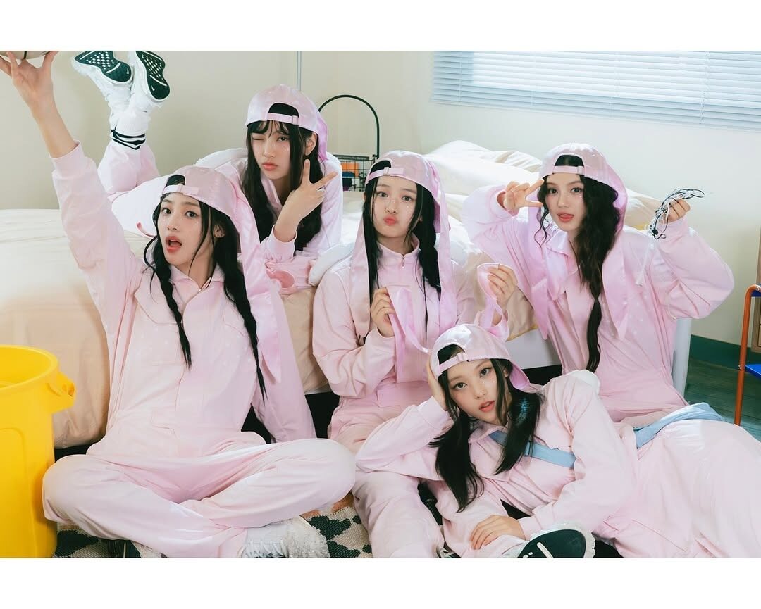 NewJeans dance poster