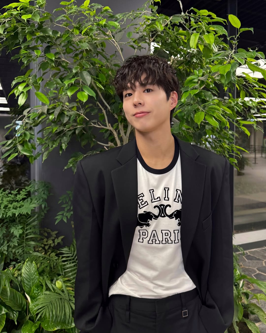 BTS V and Park Bo Gum interaction