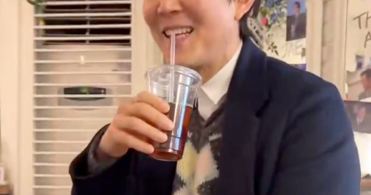 Lee Jung Jae birthday cafe visit