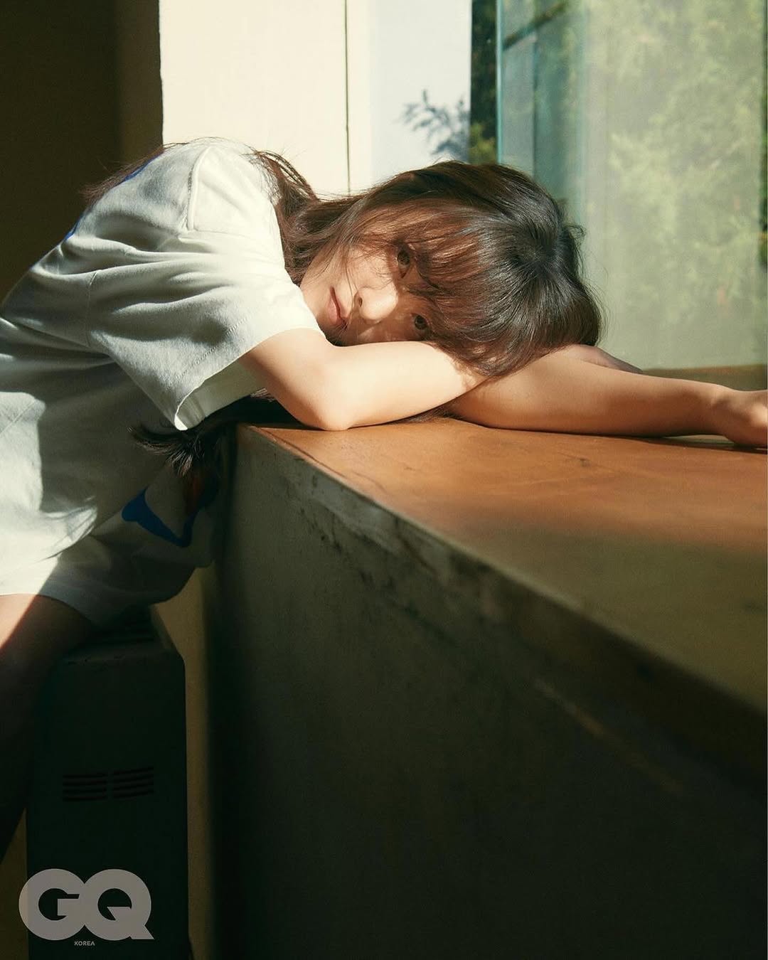 Park Bo Young pantsless look