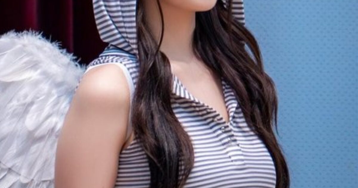 IVE Rei praised for body