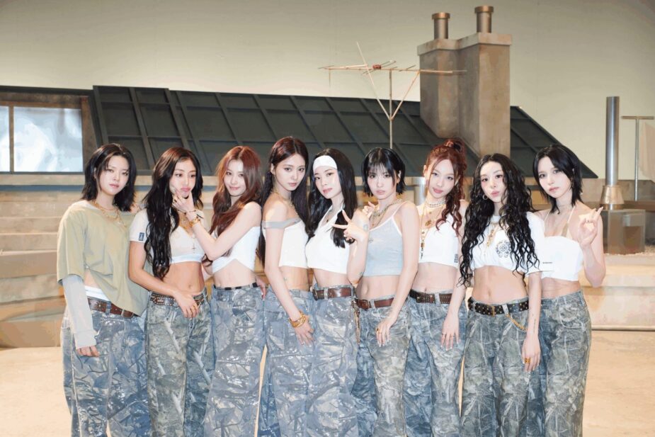 The members of TWICE