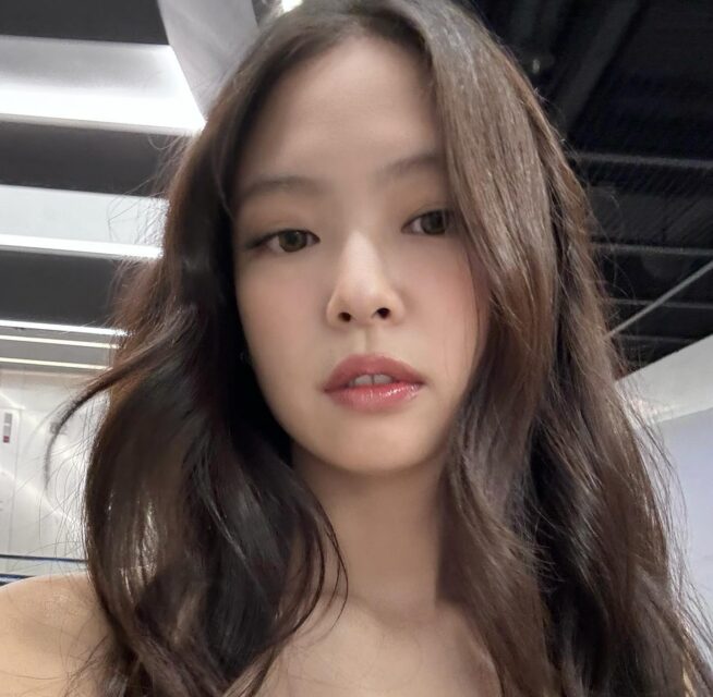 Jennie Instagram
