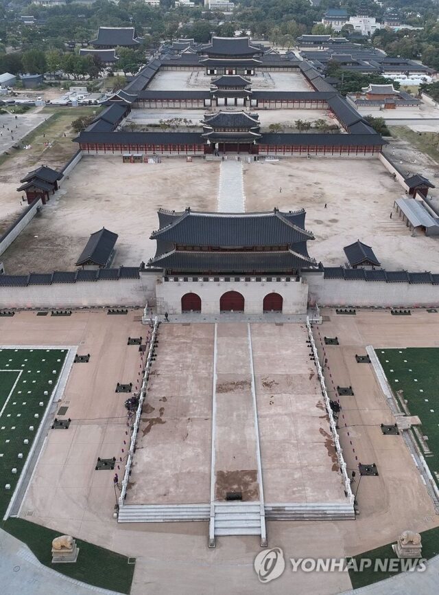 Three palace gates leading to the Woldae