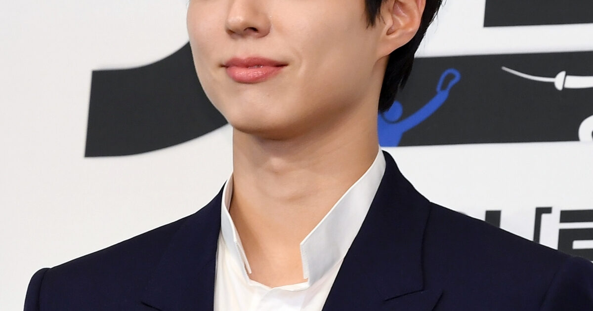 Park Bo Gum at Shinhan Bank