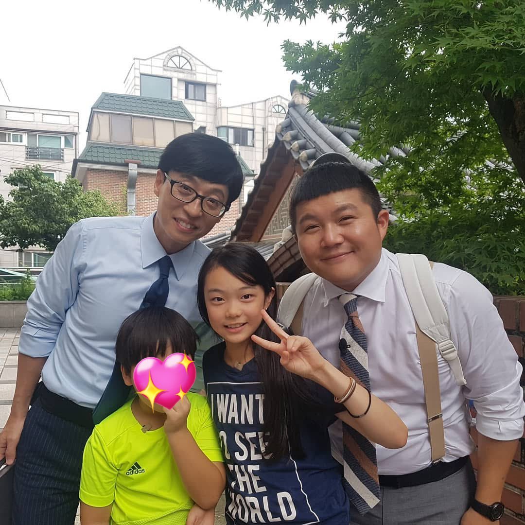 Ian with “You Quiz On The Block” hosts Yoo Jae Suk and Jo Se Ho | @Heart_s2_Hearts/X