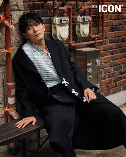 Ju Ji Hoon speaking with Mr. ICON