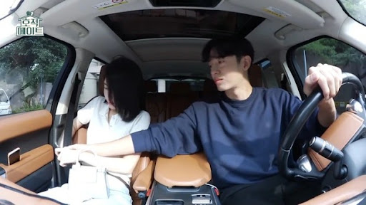 Lee with his sister | *SBS*