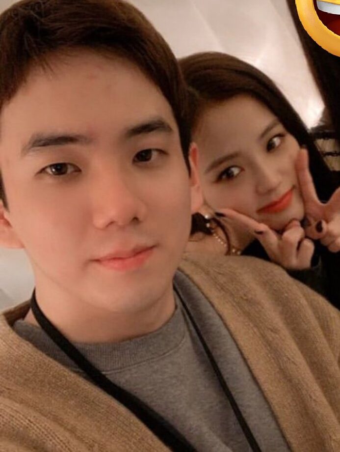Jisoo and her brother, Kim Jung Hun.
