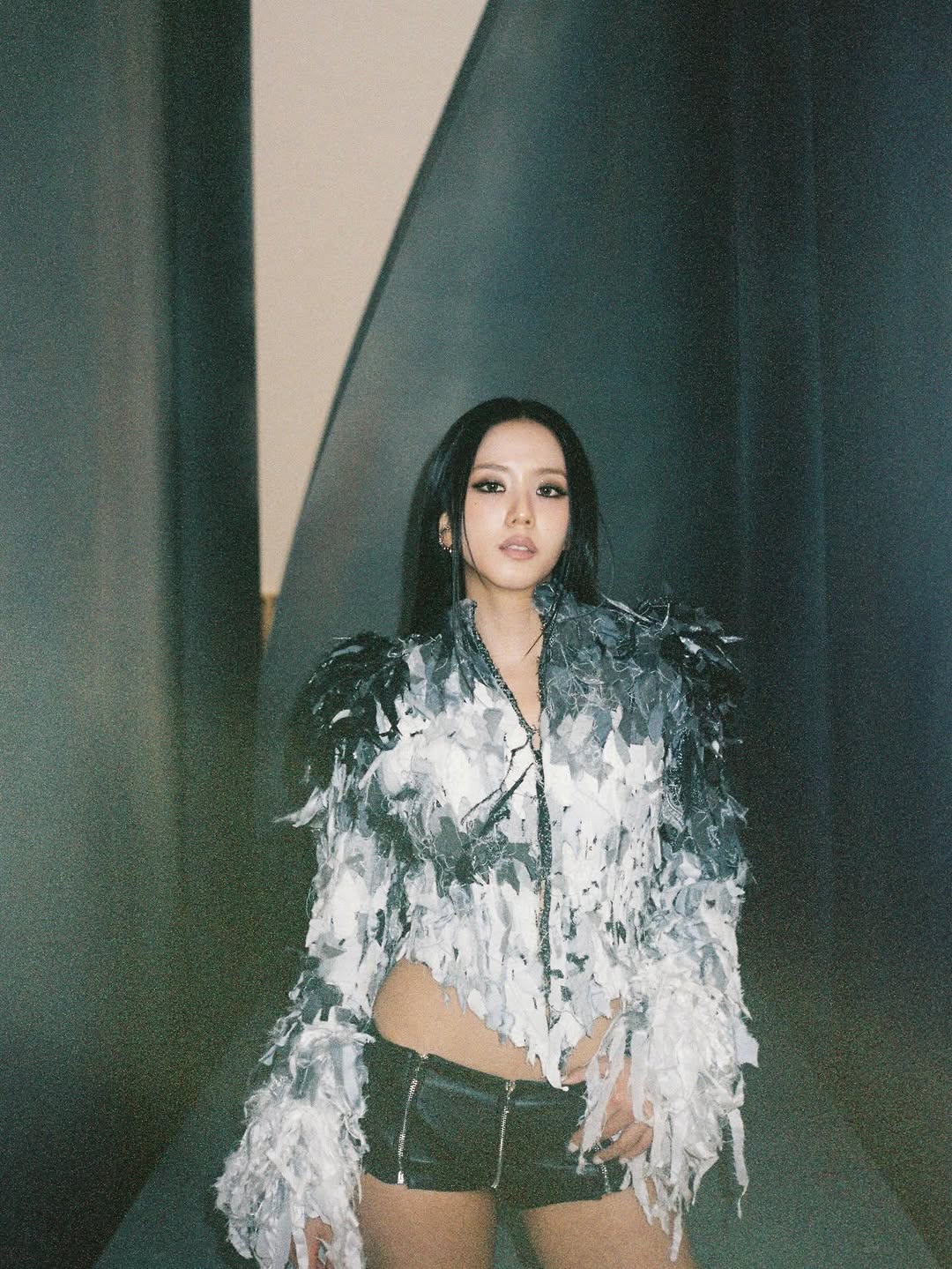 Jisoo | @sooyaaa_/Instagram