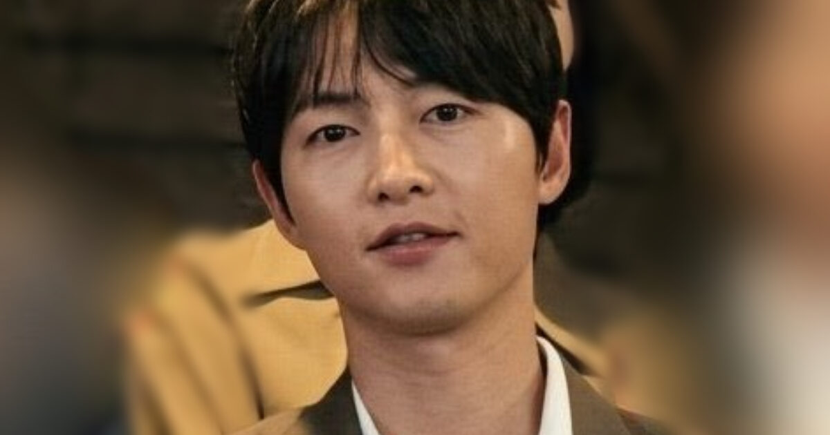 Song Joong Ki and Katy Louise Saunders at Gaon Soloists Concert