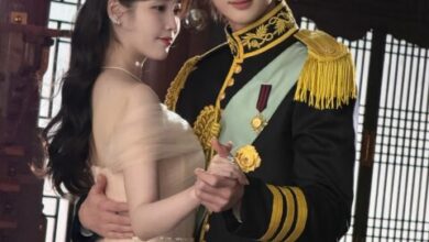 Perfect Crown leads IU (left) and Byeon Woo Seok (right)