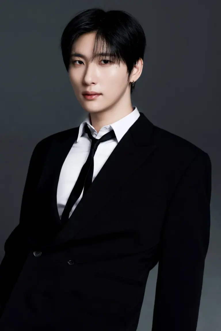 CRAVITY's Woobin confirmed to star as lead in musical Caffeine