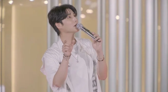 DAY6's Young K previews 'YOUNGEST' with surprise busking in Yeongdeungpo