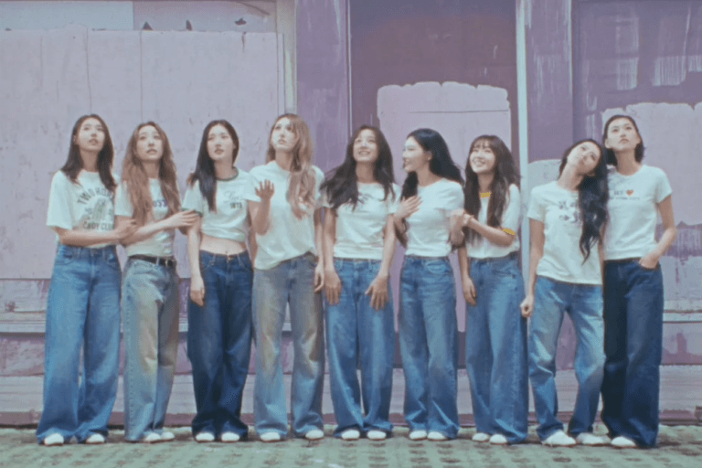 I.O.I wins first place with "Suddenly" on Inkigayo
