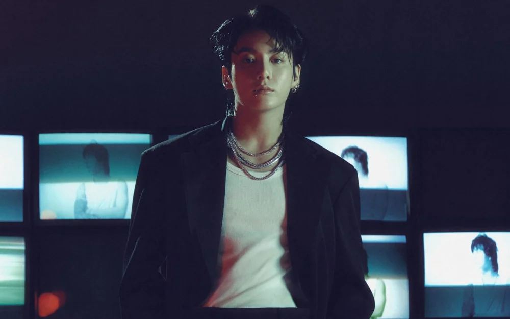 Jungkook's "Standing Next to You" surpasses 1.5 billion Spotify streams