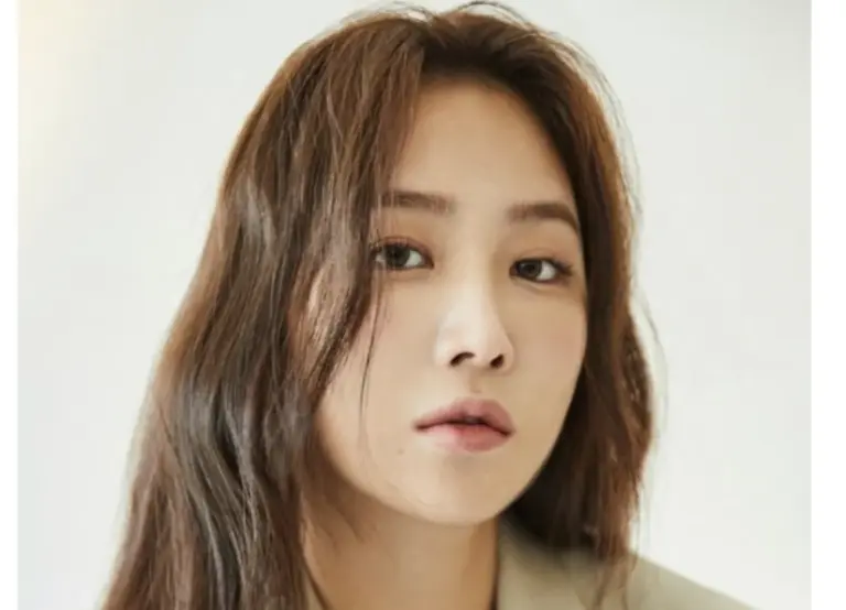 SISTAR Soyou mourns father's death; funeral to be held privately